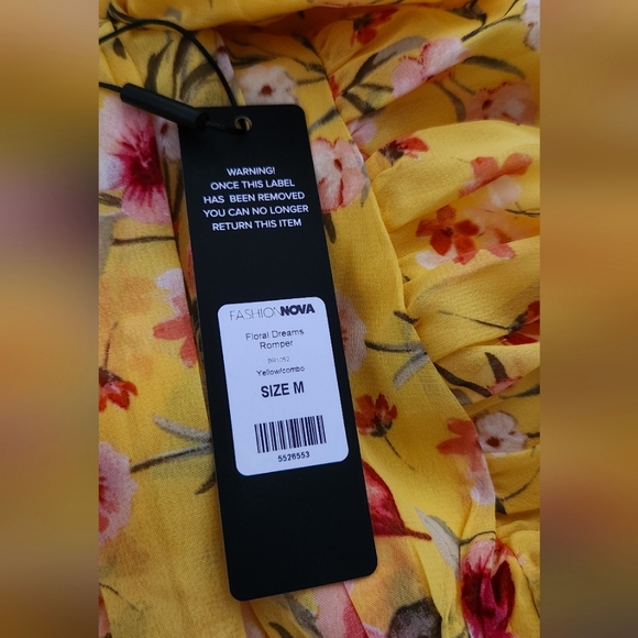Fashion Nova Medium Yellow Floral Dreams Halter Romper NWT - Picture 4 of 8